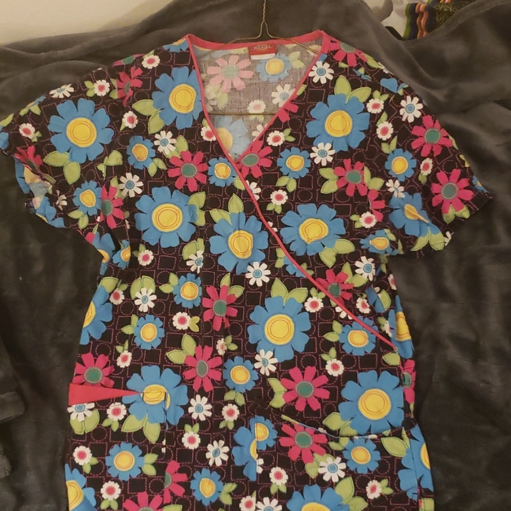 Dickies Scrub top